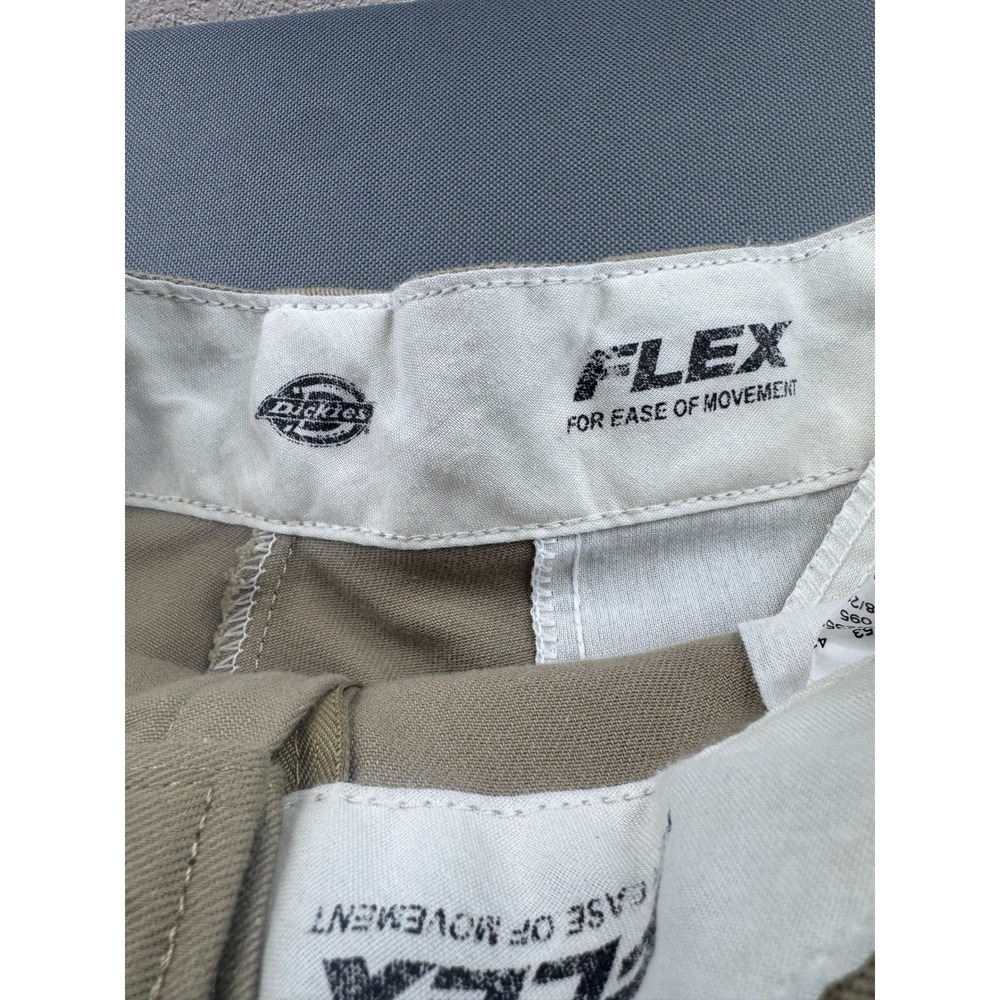 Dickies Khaki Straight Leg Work Pants Men Casual Chino Pants Size 32x32 - Picture 10 of 10